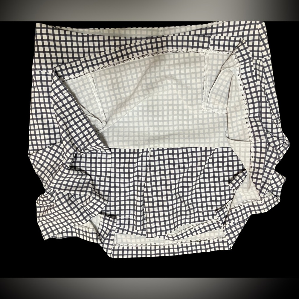 Golftini Elegant Checkered Women's Skort in Black and White Golftini 4 - Picture 5 of 5